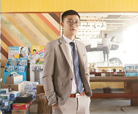 ��(y��u)��